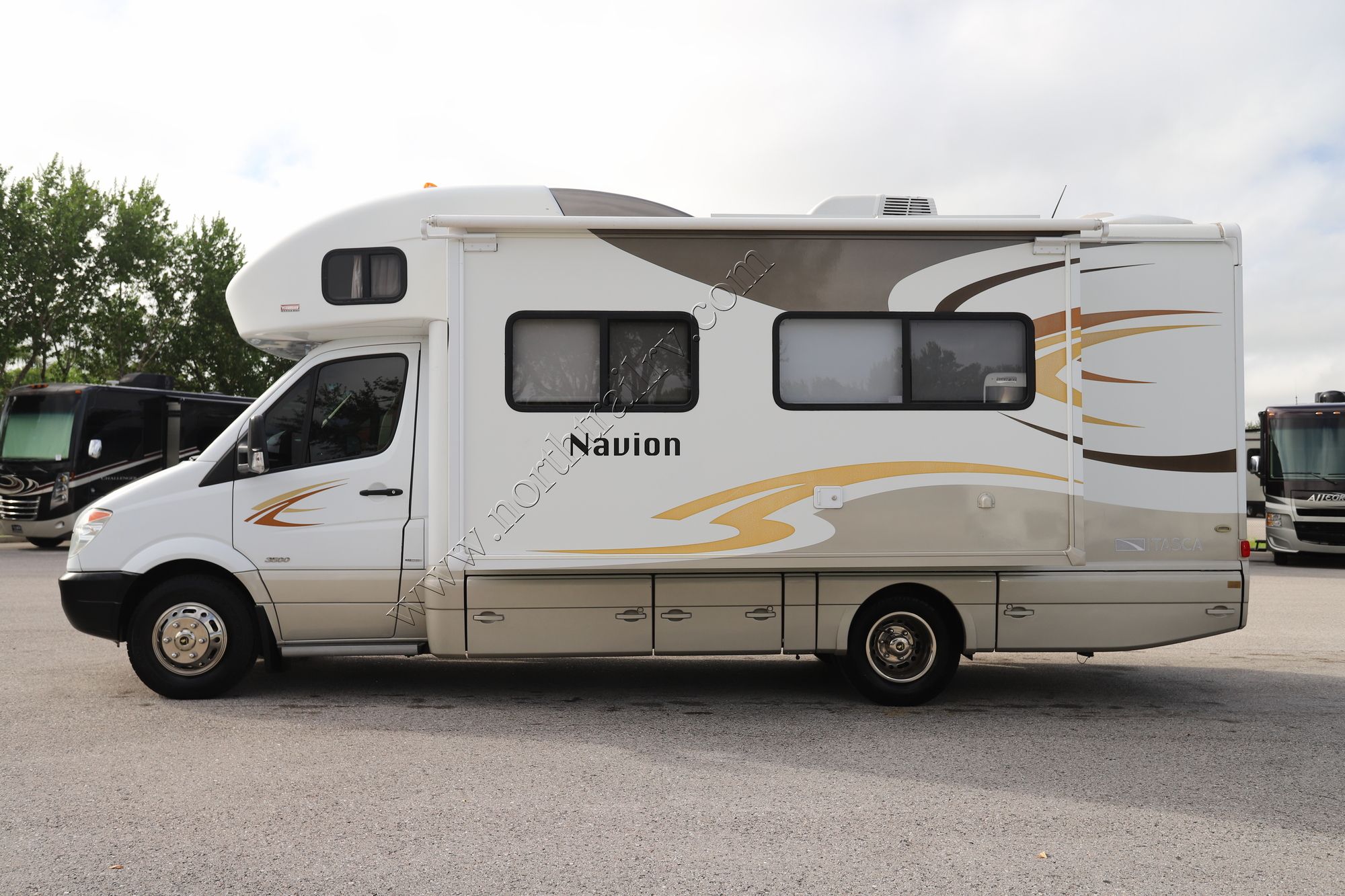 Used 2013 Itasca Navion 24M Class C  For Sale