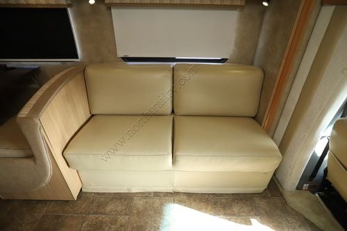 2013 Itasca Navion 24M