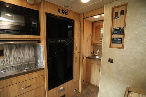 2013 Itasca Navion 24M