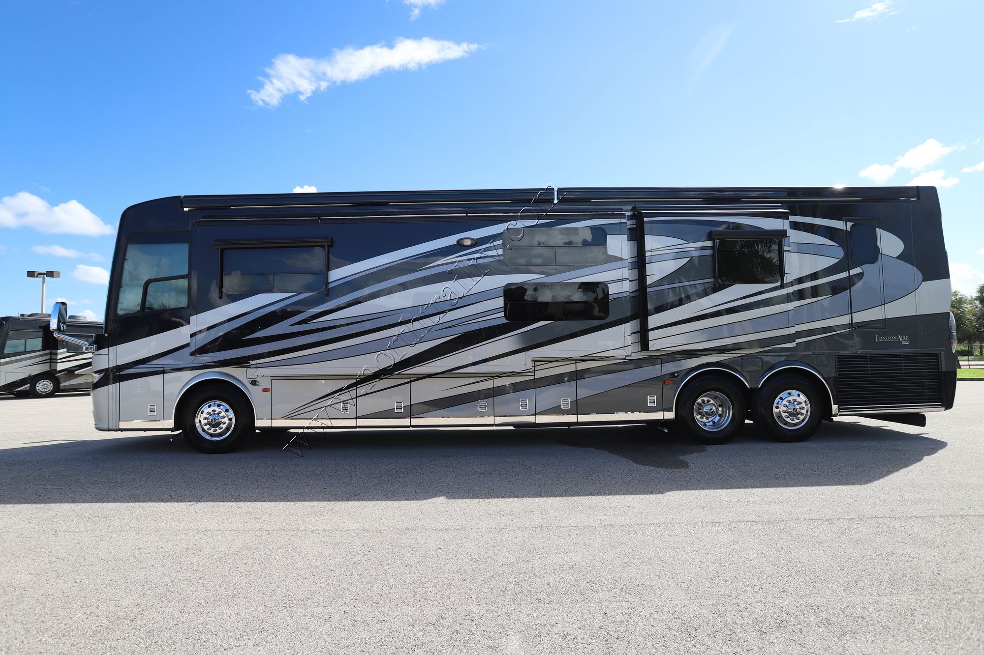 Used 2016 Newmar London Aire 4598 Class A  For Sale