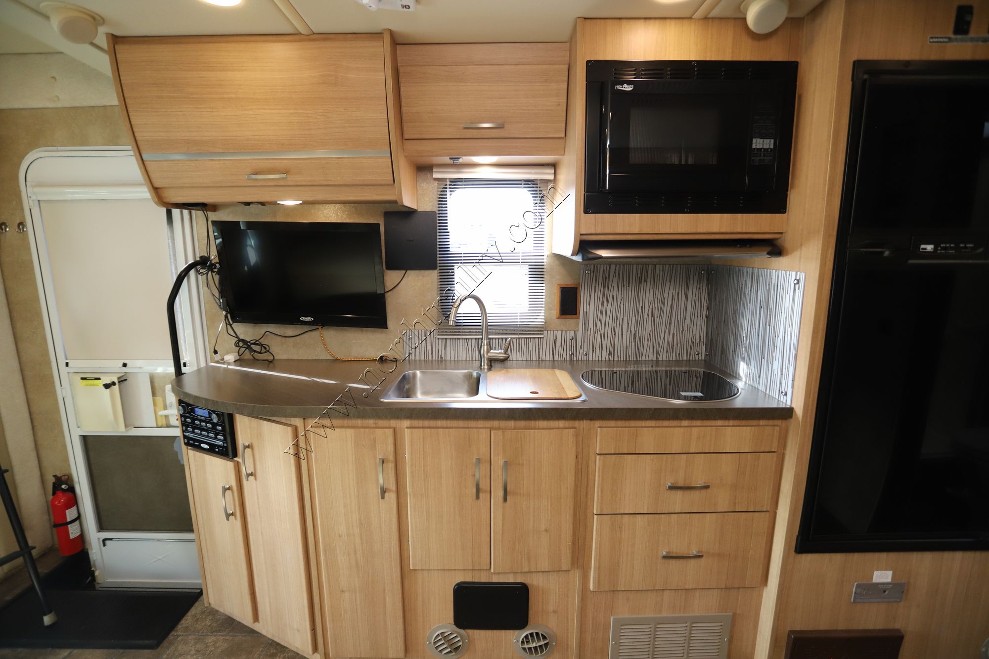 Used 2013 Itasca Navion 24M Class C  For Sale