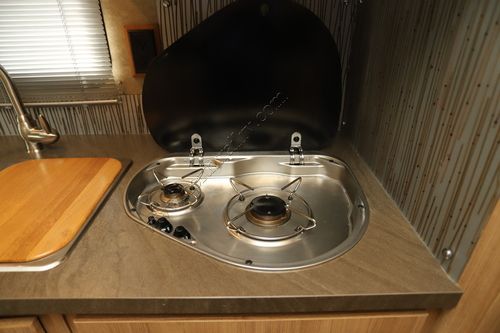 2013 Itasca Navion 24M