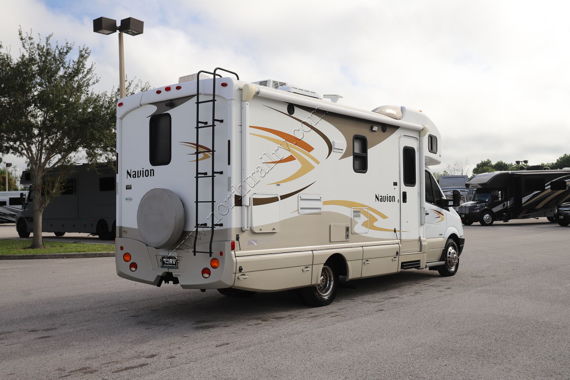 Used 2013 Itasca Navion 24M Class C  For Sale