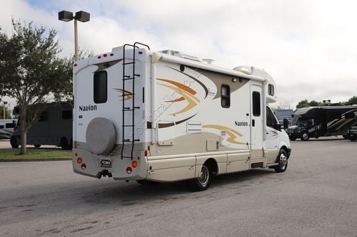 2013 Itasca Navion 24M