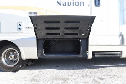 2013 Itasca Navion 24M