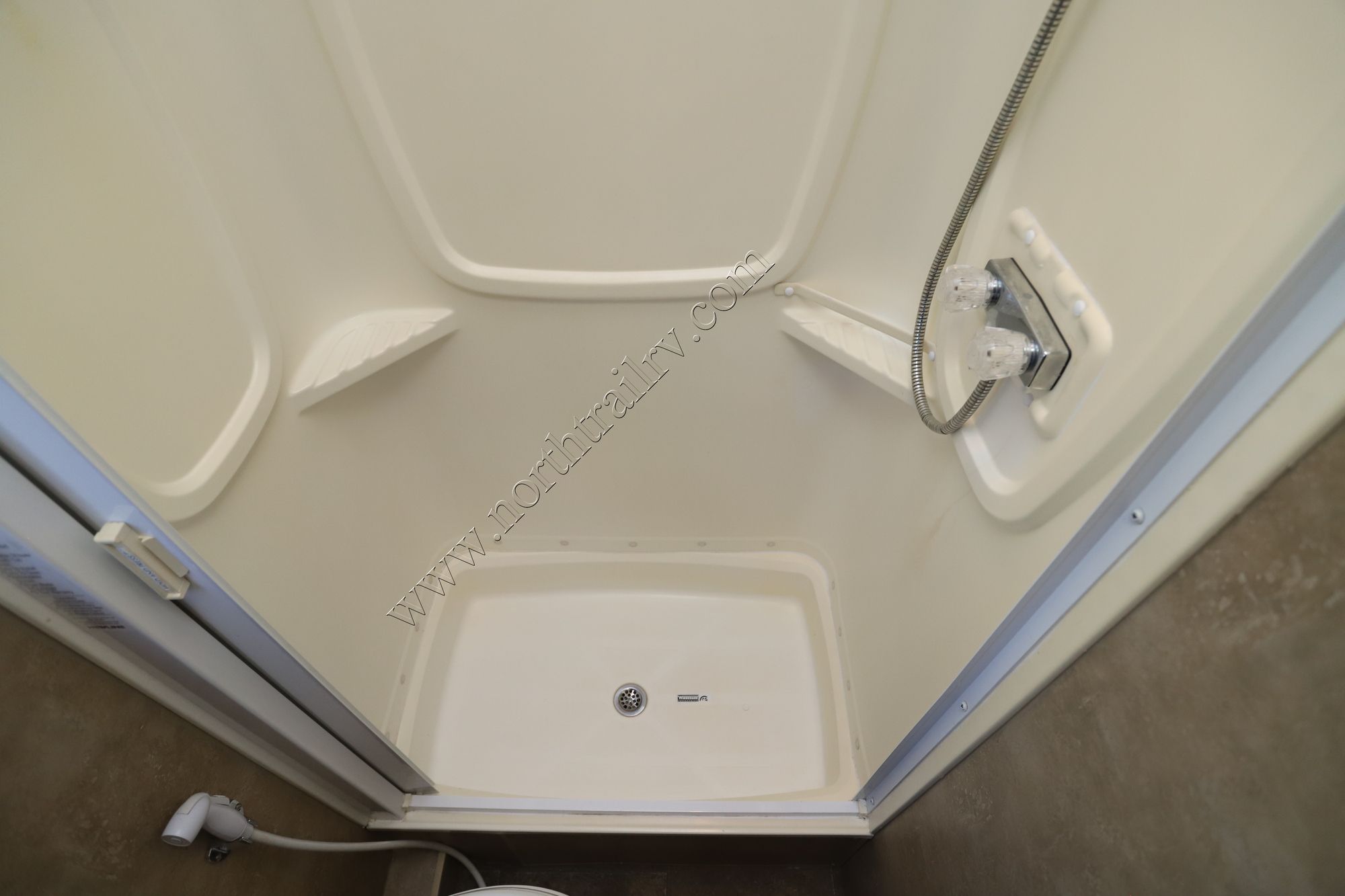 Used 2013 Itasca Navion 24M Class C  For Sale