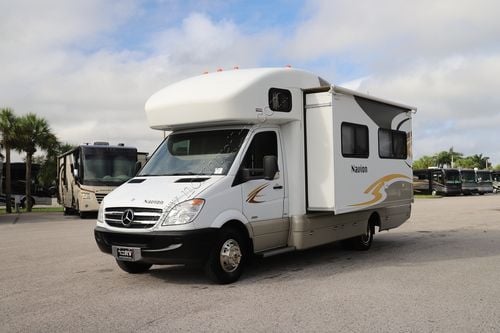 2013 Itasca Navion 24M