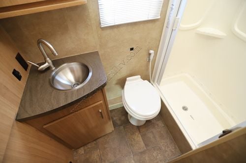 2013 Itasca Navion 24M