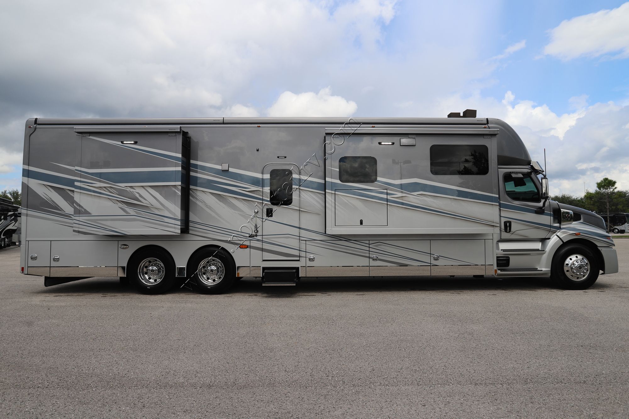 Used 2025 Renegade Rv Xl 45DBM Super C  For Sale