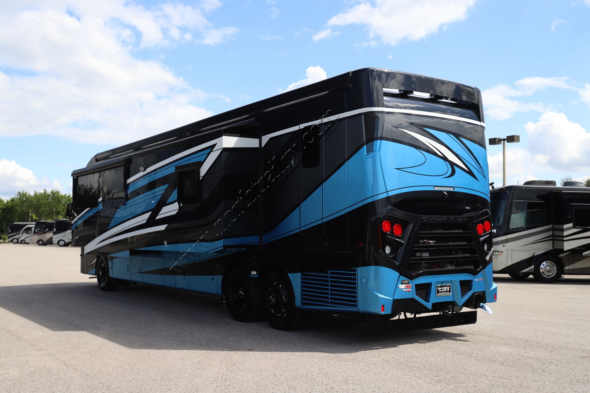 New 2026 Newmar Dutch Star 4325 Class A  For Sale