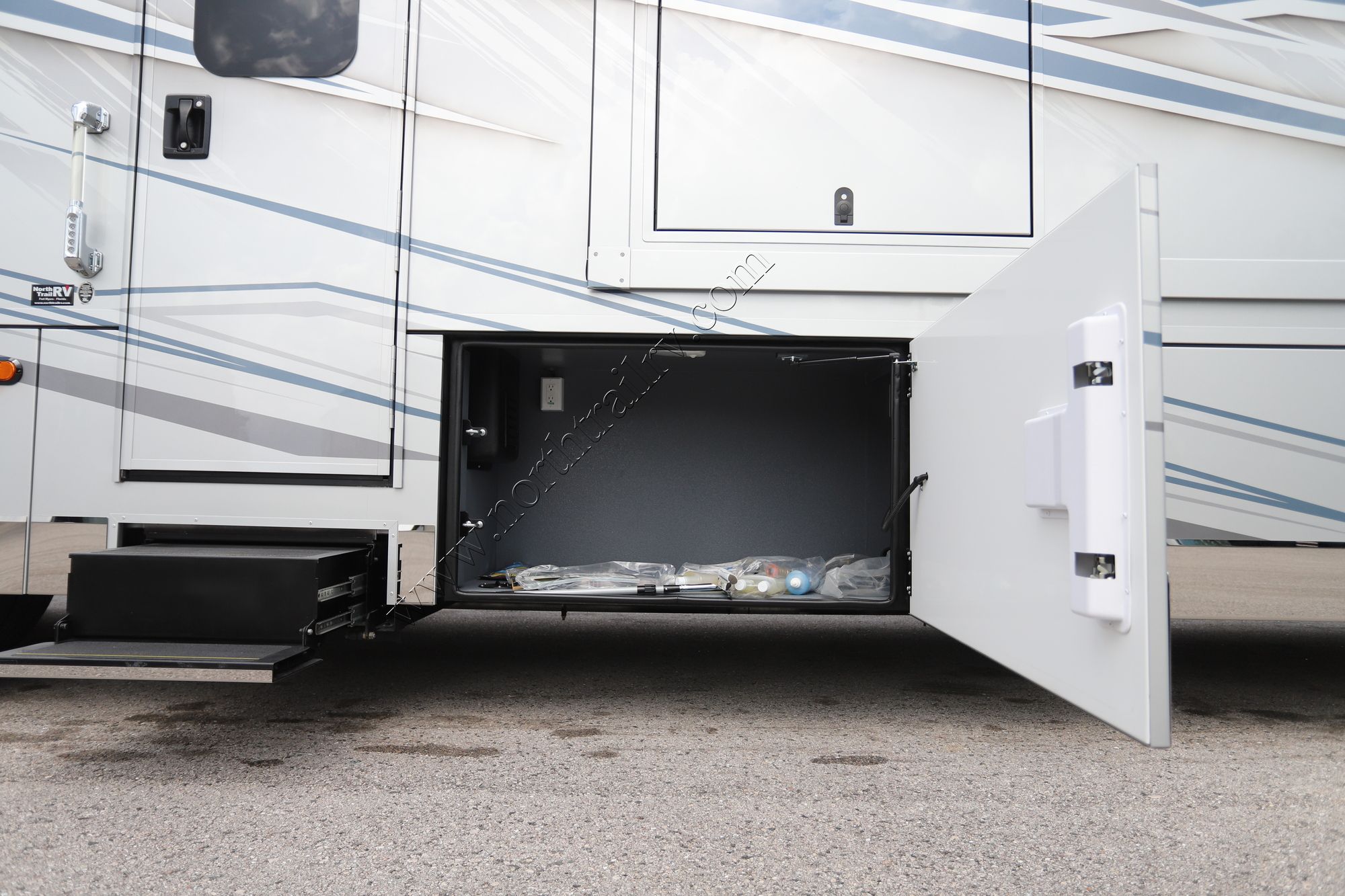 Used 2025 Renegade Rv Xl 45DBM Super C  For Sale