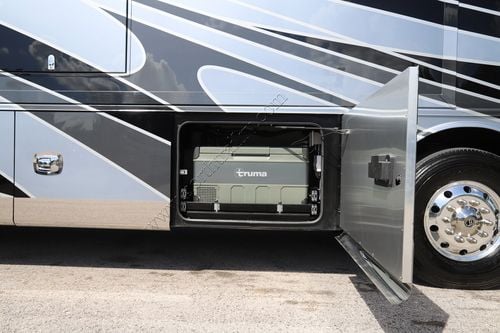 2026 Tiffin Motor Homes Zephyr 45PZ