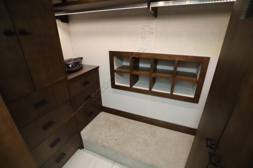 2026 Tiffin Motor Homes Zephyr 45PZ